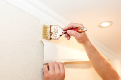 Pose de papier peint à Bethmale — revêtements muraux et toiles de verre